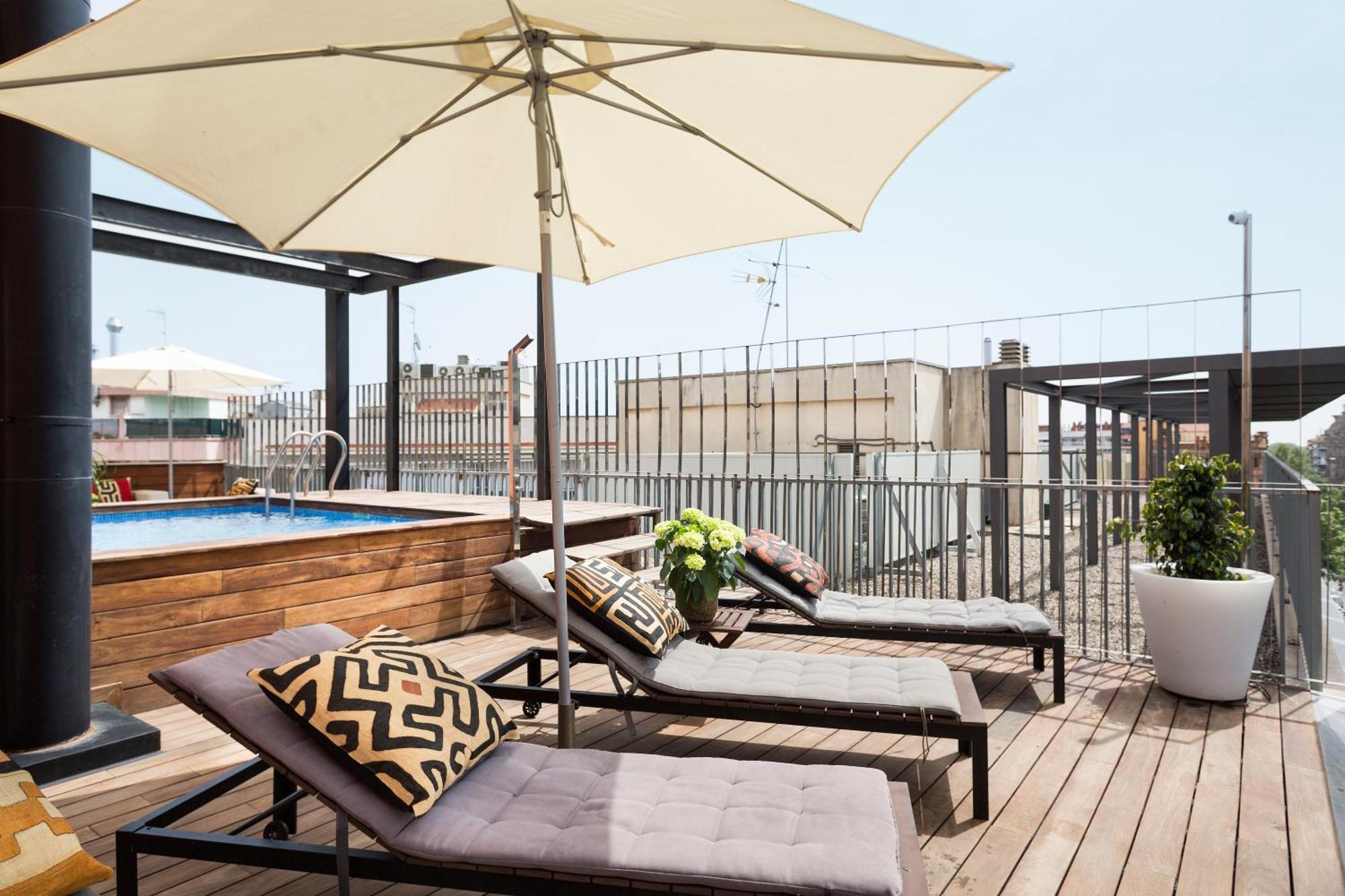 My Space Emirates - Fully Equipped Apartments Near The Beach With Shared Pool Barcelona Exterior foto