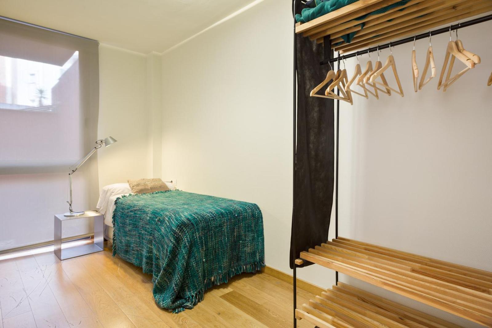 My Space Emirates - Fully Equipped Apartments Near The Beach With Shared Pool Barcelona Exterior foto
